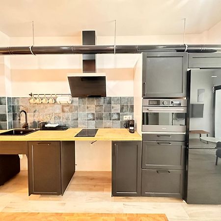 Alberola Industrial Style Apartment Valencia Bagian luar foto
